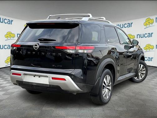 2023 Nissan Pathfinder SL 4WD