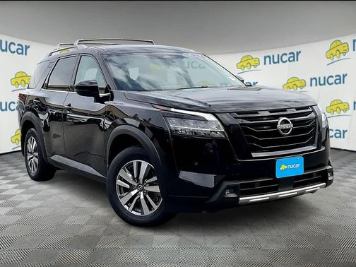 2023 Nissan Pathfinder SL 4WD