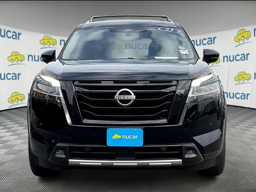 2023 Nissan Pathfinder SL 4WD