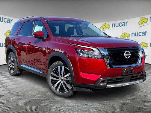 2025 Nissan Pathfinder Platinum