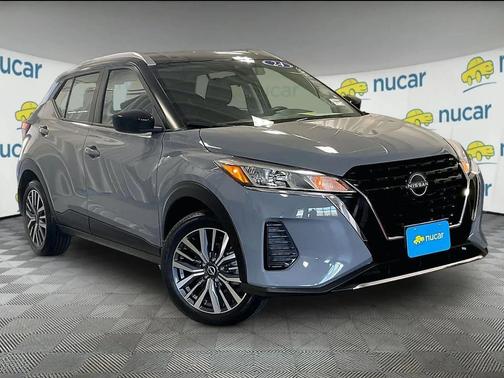 Gray/Super Black 2024 Nissan Kicks SV
