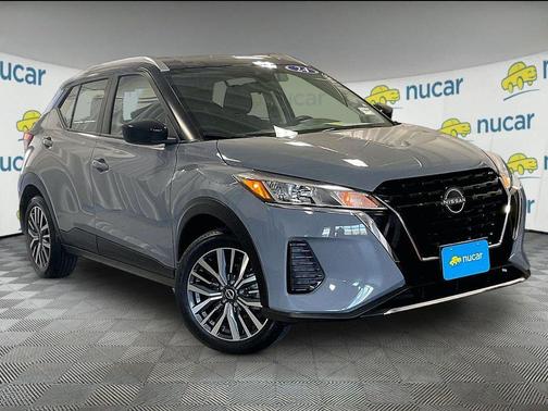 Gray/Super Black 2024 Nissan Kicks SV