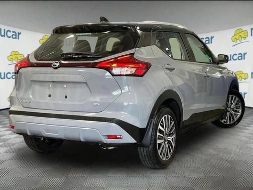 Gray/Super Black 2024 Nissan Kicks SV