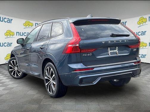 Denim Blue Metallic 2024 Volvo XC60 B5 Plus Dark Theme