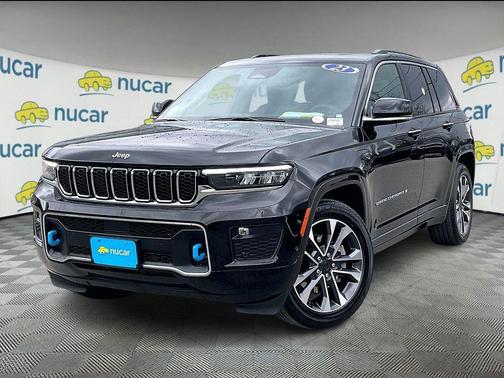 Diamond Black Crystal Pearlcoat 2023 Jeep Grand Cherokee 4xe Overland