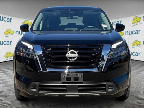 2025 Nissan Pathfinder S