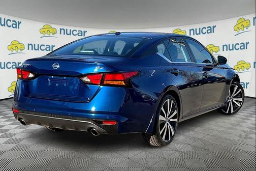 Deep Blue Pearl 2022 Nissan Altima SR FWD