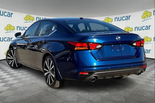 Deep Blue Pearl 2022 Nissan Altima SR FWD