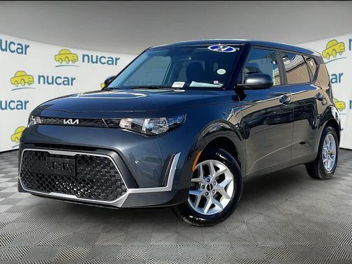 Gravity Gray 2024 Kia Soul LX