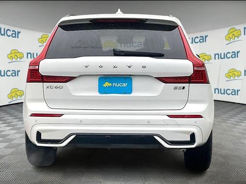 2025 Volvo XC60 B5 Plus