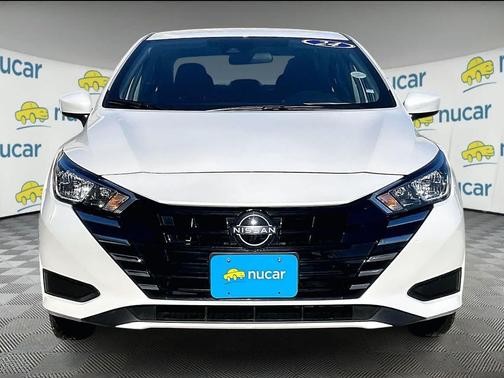2024 Nissan Versa 1.6 SV