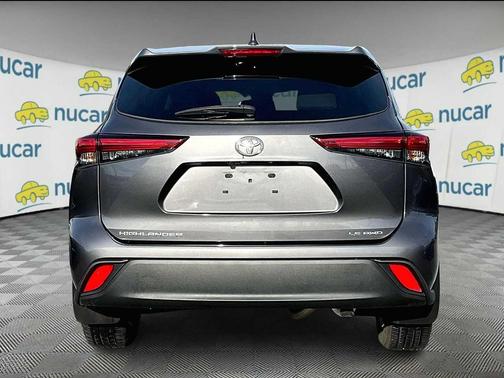 2022 Toyota Highlander LE