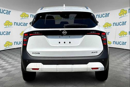 2025 Nissan Kicks SV