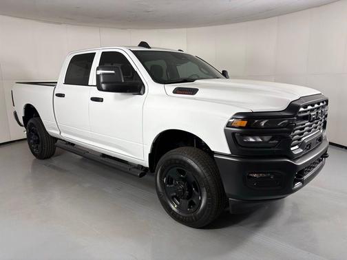 Bright White Clearcoat 2026 RAM 2500 Tradesman Crew Cab 4x4 6'4' Box