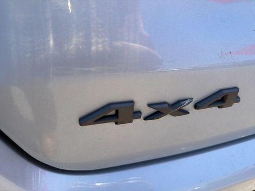 Silver Zynith Metallic Clearcoat 2025 Jeep Compass Trailhawk