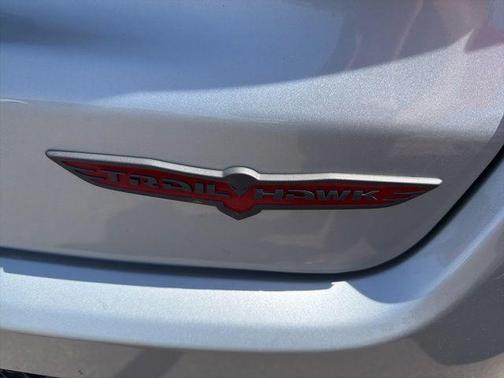 Silver Zynith Metallic Clearcoat 2025 Jeep Compass Trailhawk