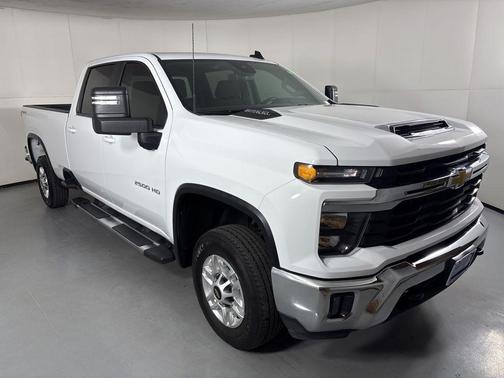 Summit White 2025 Chevrolet Silverado 2500 LT