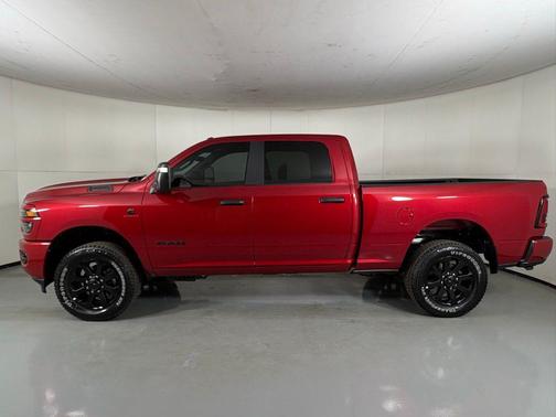 Molten Red Pearlcoat 2026 RAM 2500 Big Horn Crew Cab 4x4 6'4' Box