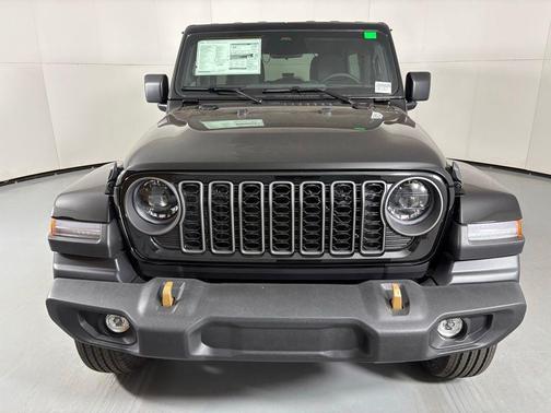 Black Clearcoat 2026 Jeep Wrangler 85th Anniversary