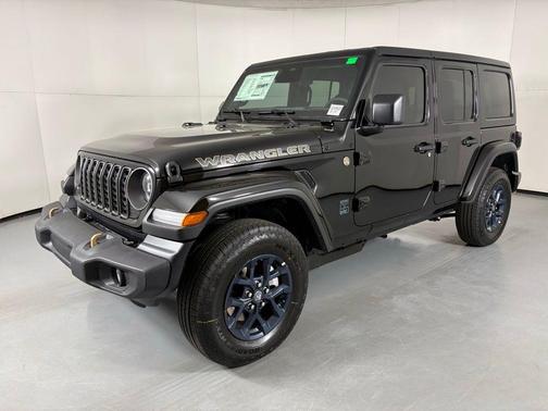 Black Clearcoat 2026 Jeep Wrangler 85th Anniversary