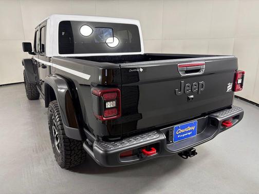 Black Clearcoat 2026 Jeep Gladiator Rubicon