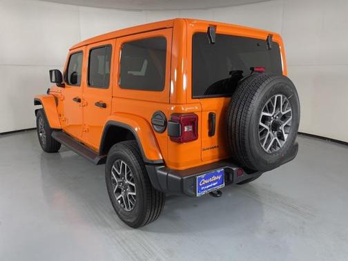 2025 Jeep Wrangler 4-Door Sahara 4x4