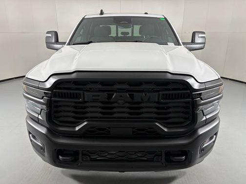 Bright White Clearcoat 2026 RAM 2500 Tradesman Crew Cab 4x2 8' Box