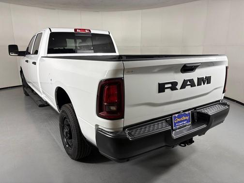 Bright White Clearcoat 2026 RAM 2500 Tradesman Crew Cab 4x2 8' Box