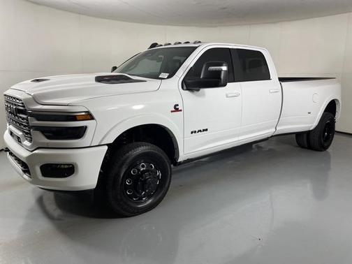 2025 RAM 3500 Limited Crew Cab 4x4 8' Box