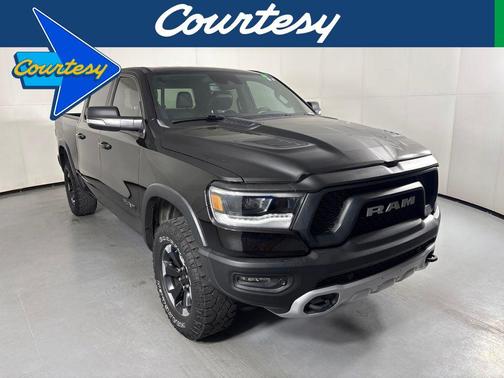 Diamond Black Crystal Pearlcoat 2022 RAM 1500 Rebel
