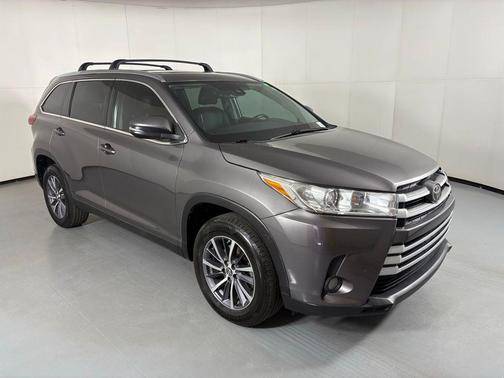Predawn Gray Mica 2019 Toyota Highlander XLE