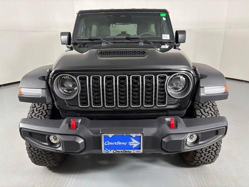 Black Clearcoat 2026 Jeep Wrangler Rubicon