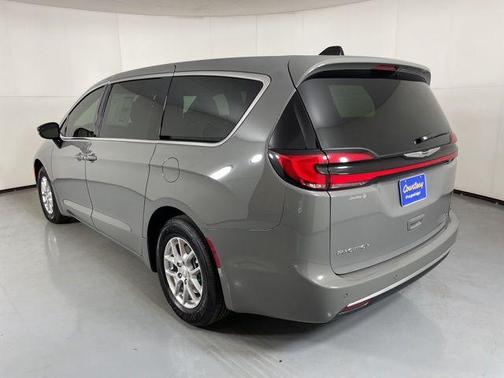 2025 Chrysler Pacifica L