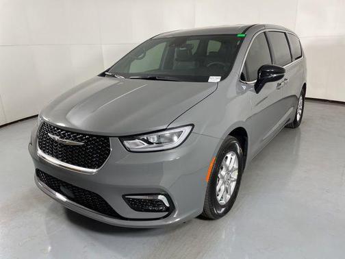 2025 Chrysler Pacifica L