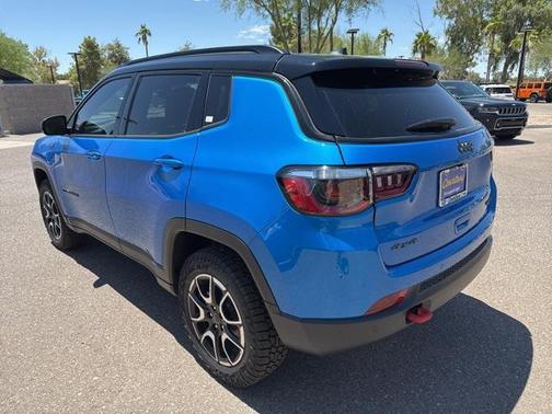 2025 Jeep Compass Trailhawk
