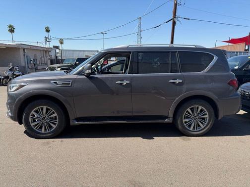 2024 INFINITI QX80 Luxe