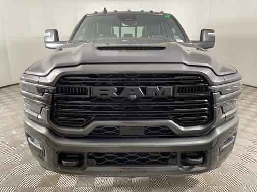 2025 RAM 3500 Laramie Crew Cab 4x4 8' Box
