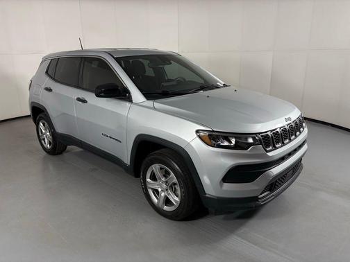 Silver Zynith Metallic Clearcoat 2024 Jeep Compass Sport