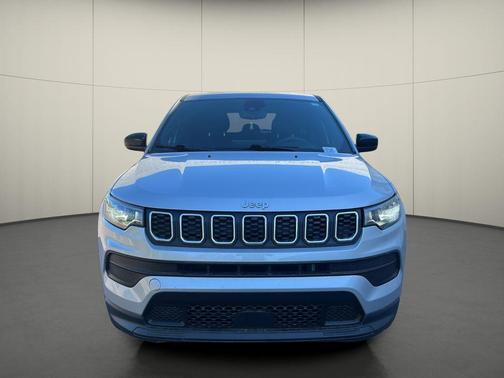 Silver Zynith Metallic Clearcoat 2024 Jeep Compass Sport