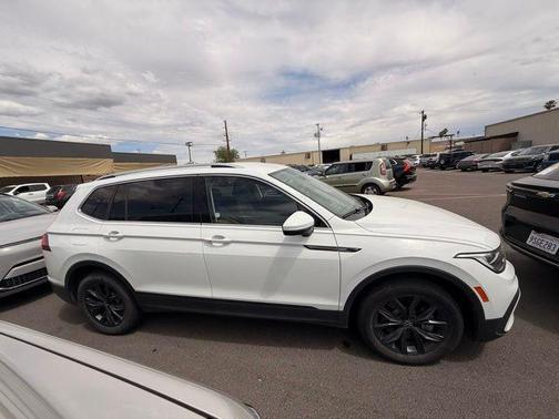 2024 Volkswagen Tiguan 2.0T SE