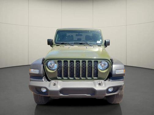 Sarge Green Clearcoat 2022 Jeep Gladiator Sport
