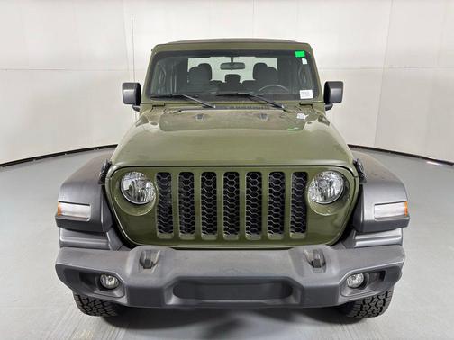 Sarge Green Clearcoat 2022 Jeep Gladiator Sport