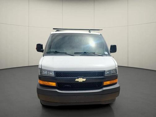 Summit White 2022 Chevrolet Express 2500 Work Van