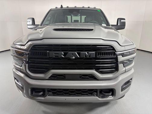 Ceramic Gray Clearcoat 2026 RAM 3500 Laramie Crew Cab 4x4 8' Box