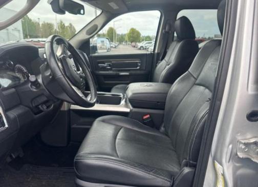 2018 RAM 3500 Laramie Crew Cab 4x4 6'4' Box