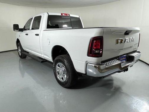 2025 RAM 2500 Tradesman Crew Cab 4x4 6'4' Box