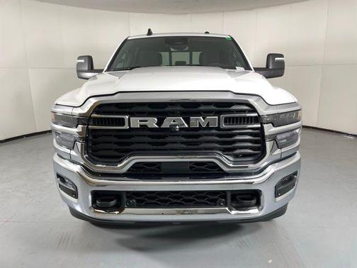 2025 RAM 2500 Tradesman Crew Cab 4x4 6'4' Box