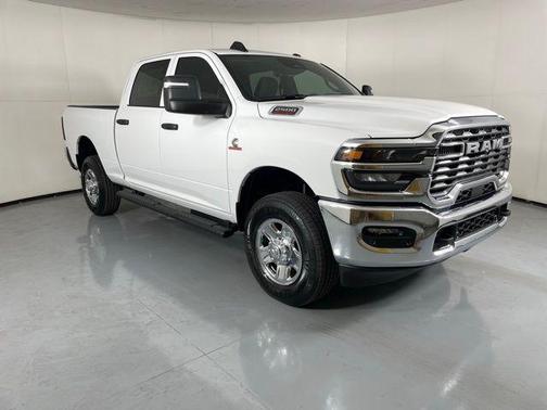 2025 RAM 2500 Tradesman Crew Cab 4x4 6'4' Box