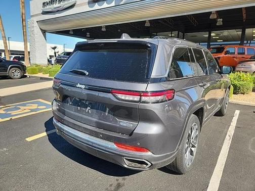 2022 Jeep Grand Cherokee Overland