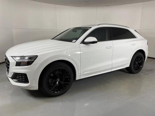 Carrara White 2023 Audi Q8 55 Premium